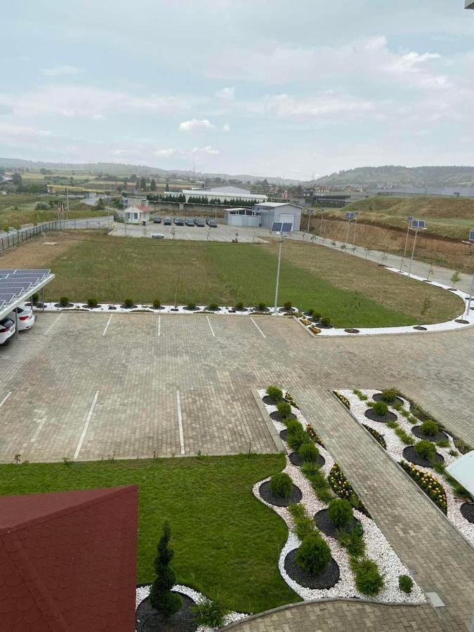 Kostovski Rooms-Near E75 To Greece Veles Exterior foto