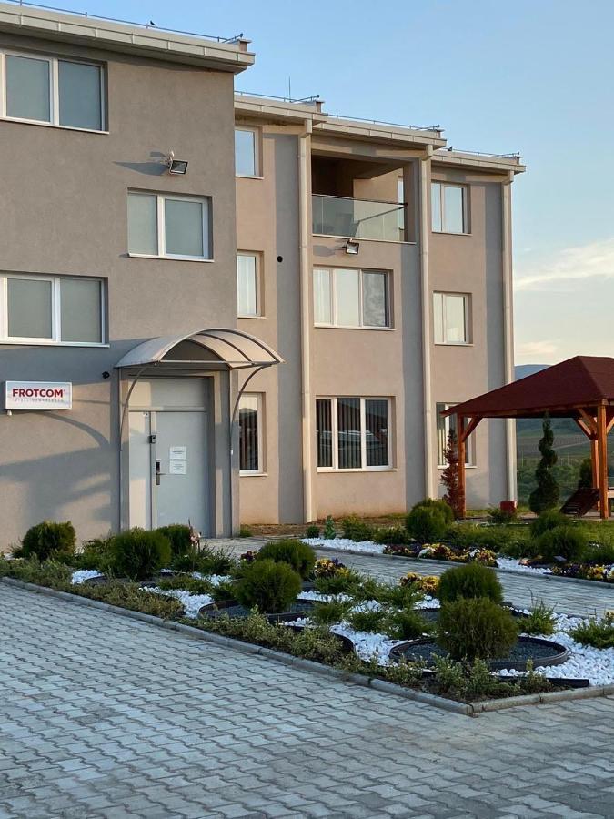 Kostovski Rooms-Near E75 To Greece Veles Exterior foto
